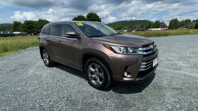Certified 2018 Toyota Highlander Limited Platinum w/ Carpet Mat Package (TMS) AWD/4WD image 2