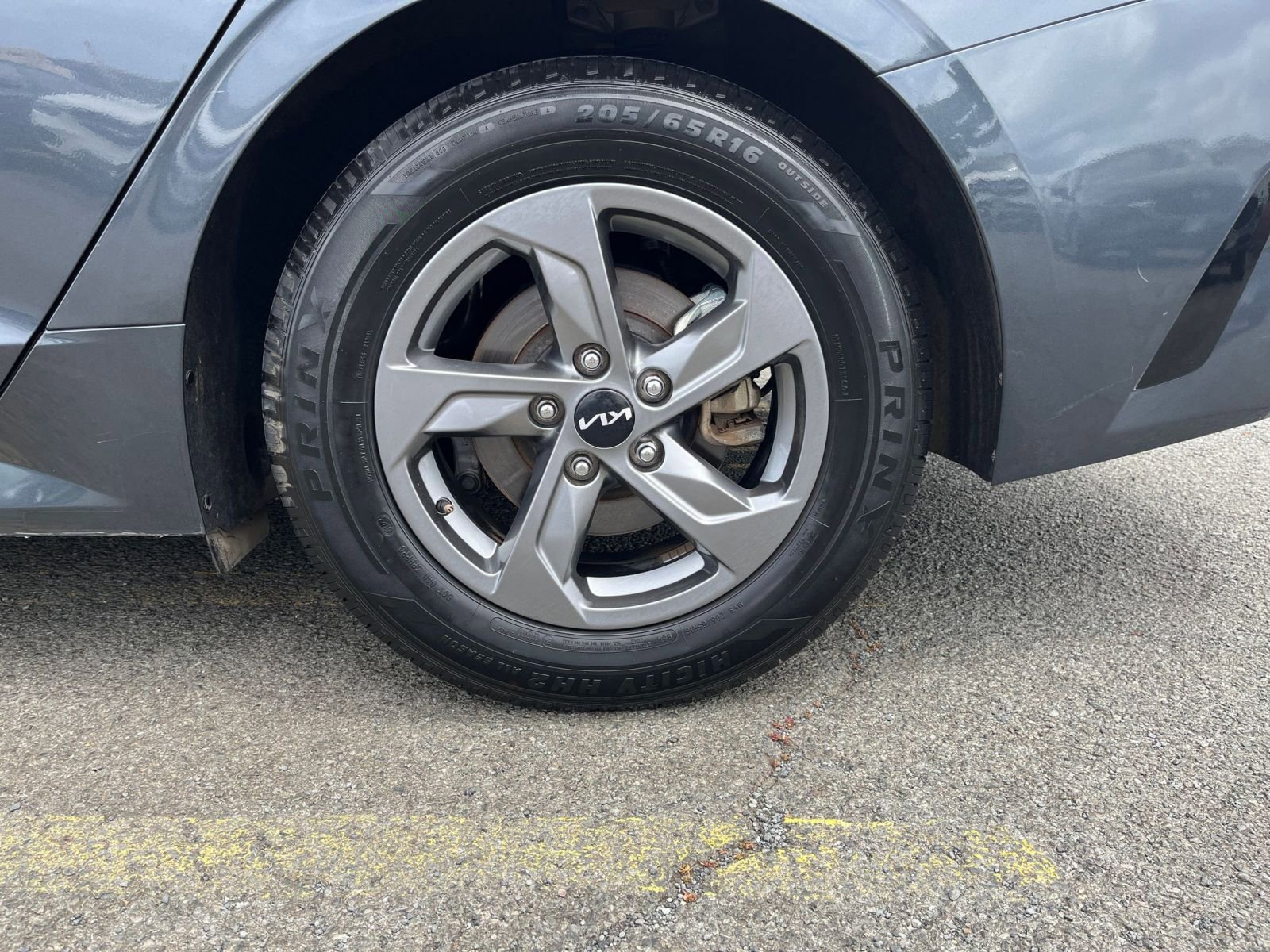 Used 2023 Kia K5 LXS image 29