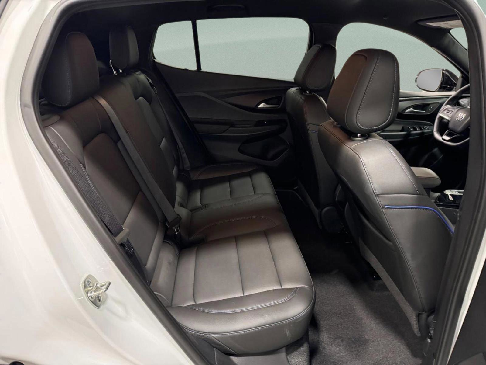 Used 2024 Buick Envista Sport Touring w/ Convenience I Package image 11