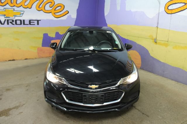 Used 2018 Chevrolet Cruze LT w/ LT Convenience Package FWD image 3
