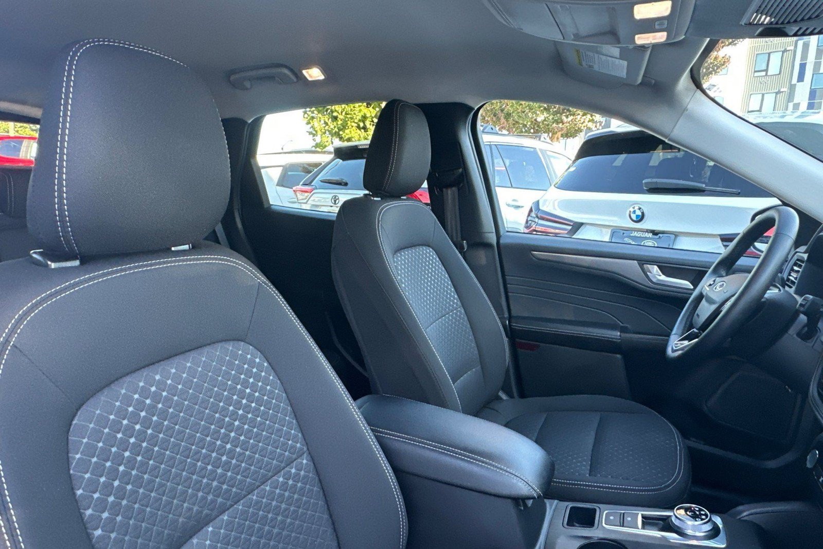 Used 2025 Ford Escape Active w/ Active Premium Tech Pack AWD/4WD image 28