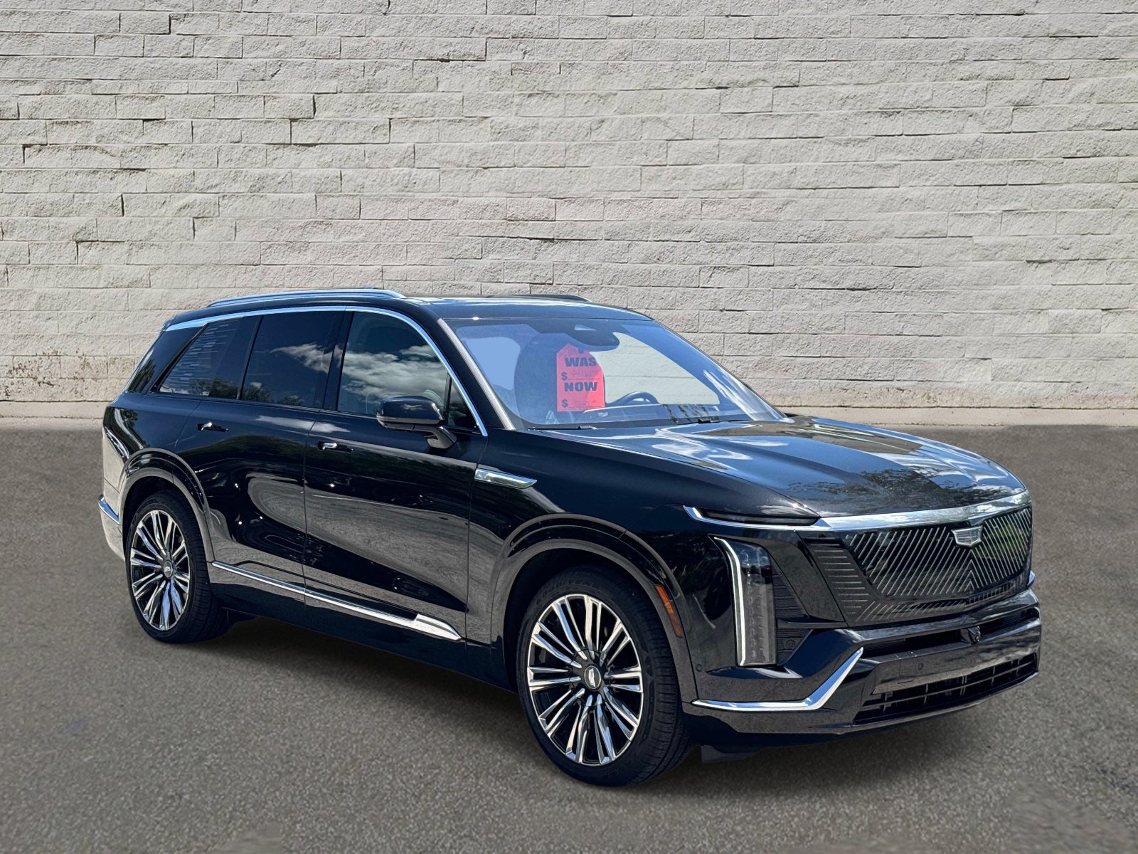 New 2026 Cadillac Vistiq Premium Luxury w/ LPO, Floor Liner Package AWD/4WD image 6