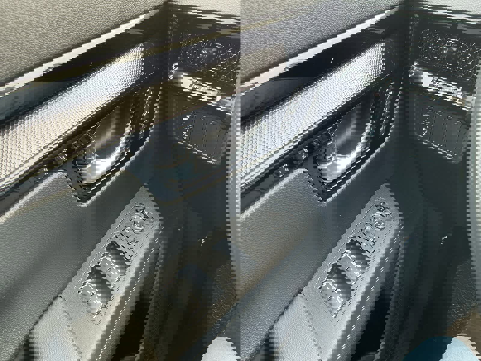 Used 2023 Honda CR-V EX-L image 19