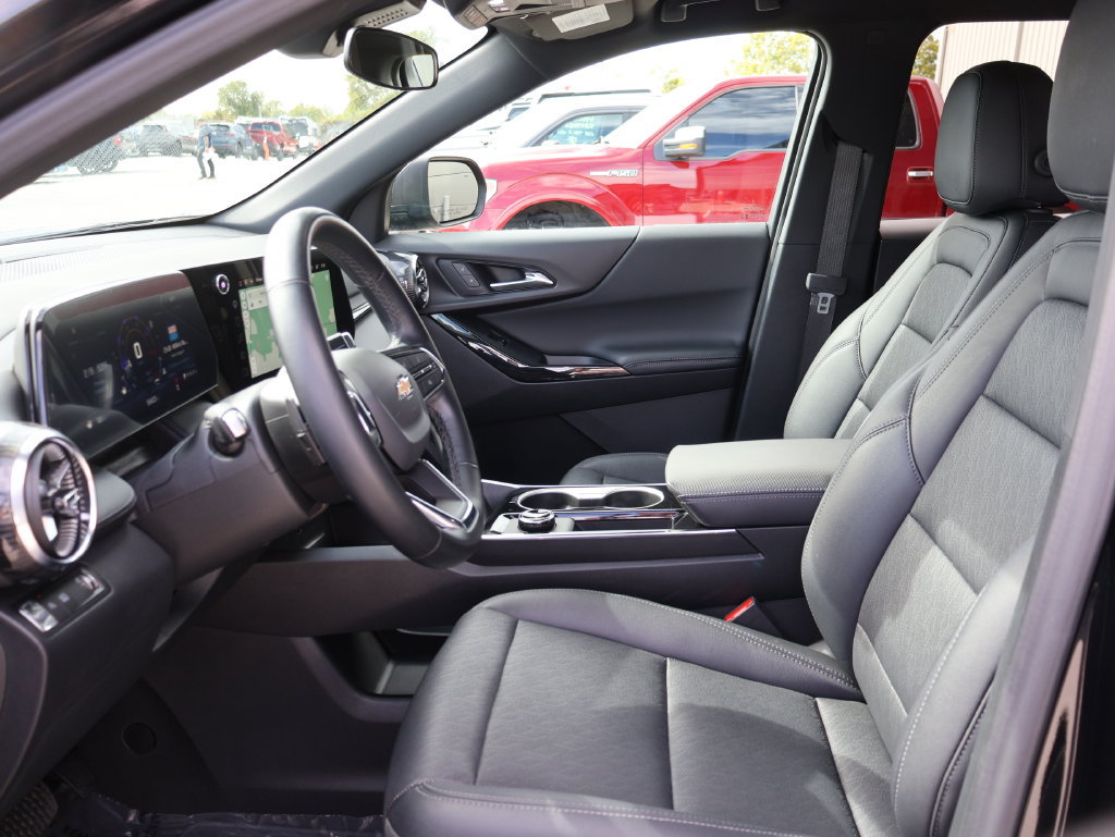 Used 2026 Chevrolet Equinox LT w/ Convenience Package II FWD image 22