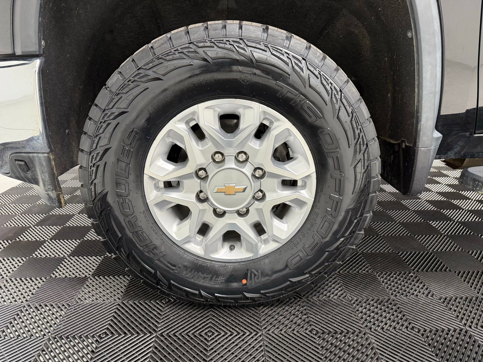 Used 2021 Chevrolet Silverado 2500 LTZ w/ LTZ Plus Package image 12