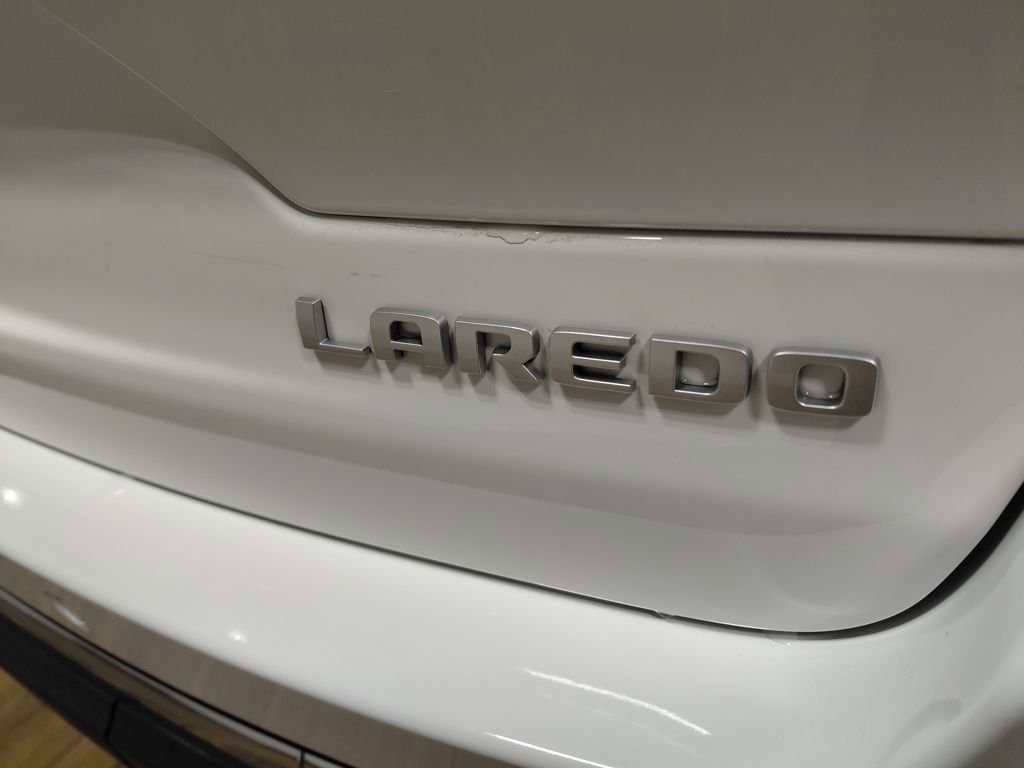 Certified 2025 Jeep Grand Cherokee Laredo X image 23