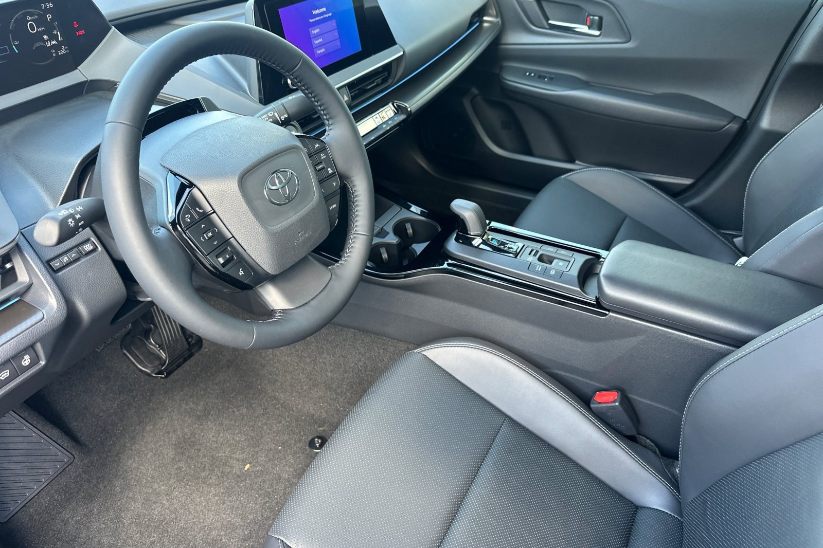 New 2027 Toyota Prius Plug-In Hybrid FWD image 4