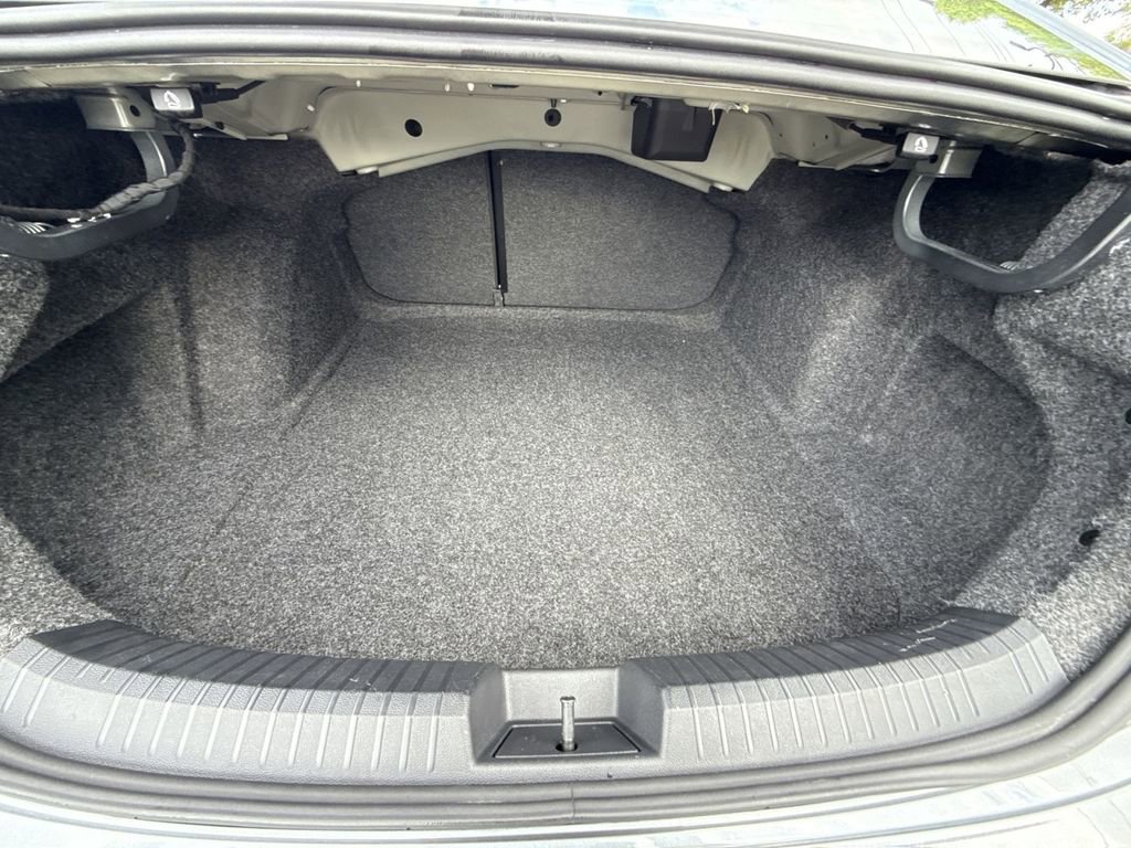 Used 2025 Volkswagen Jetta SE image 25