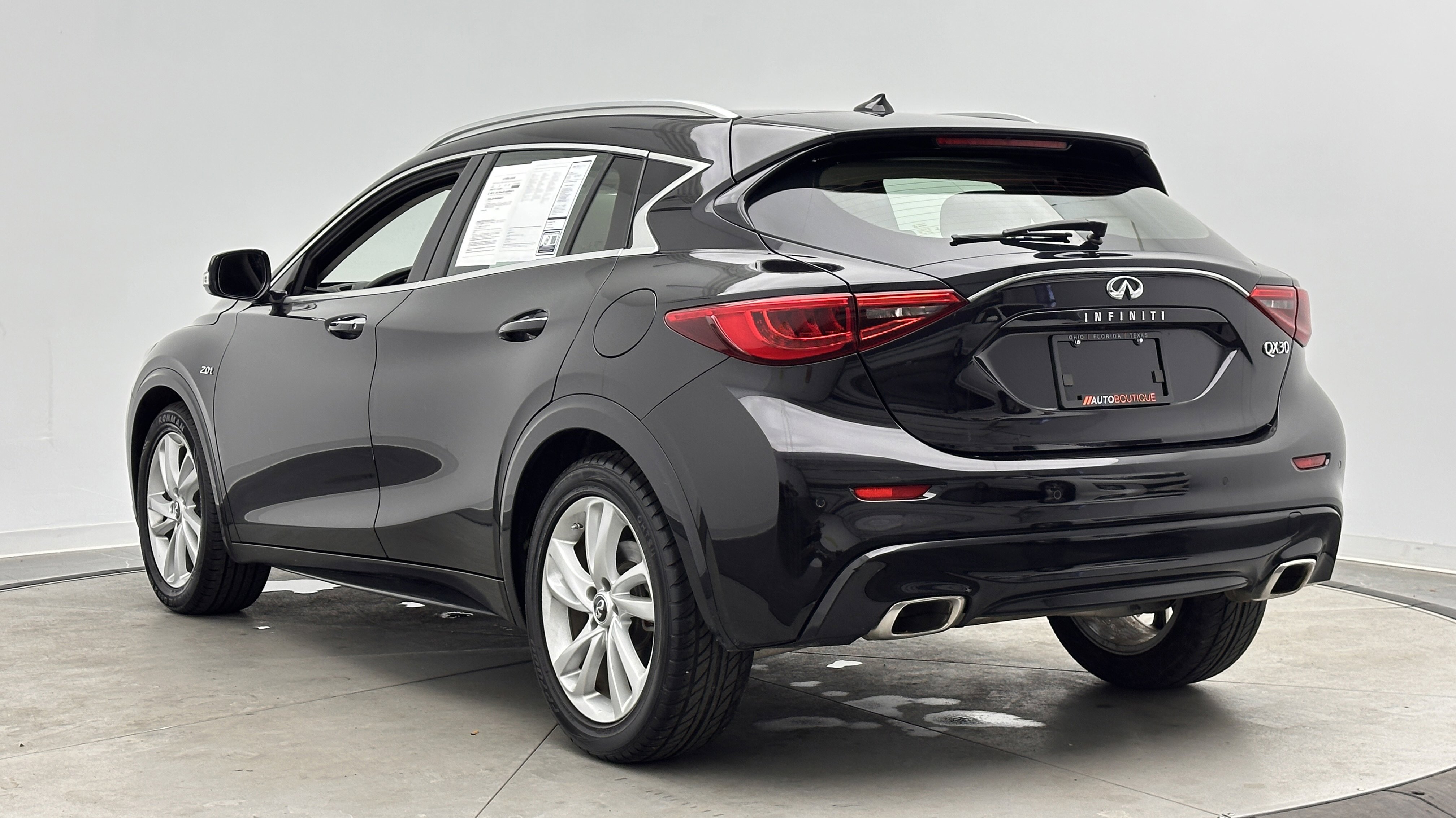 Used 2018 INFINITI QX30 Premium w/ Navigation Package FWD image 7