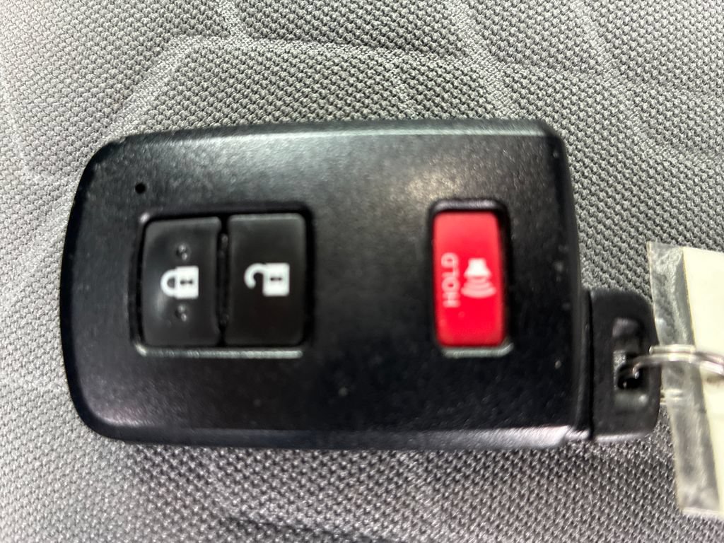 Used 2021 Toyota Tacoma TRD Off-Road AWD/4WD image 26