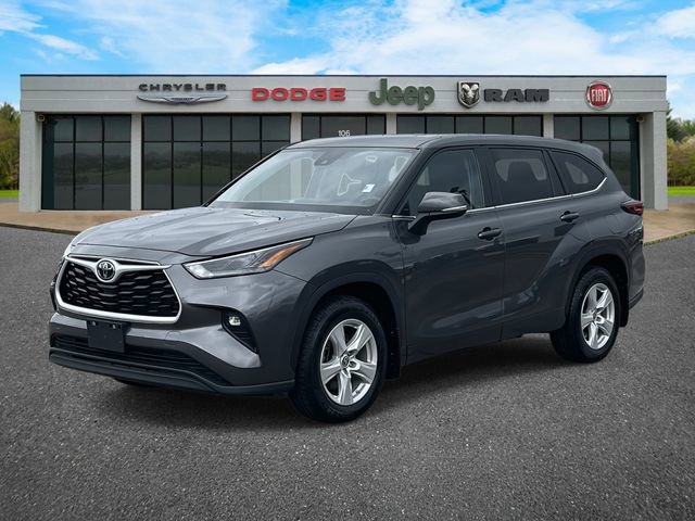 Used 2024 Toyota Highlander LE image 36