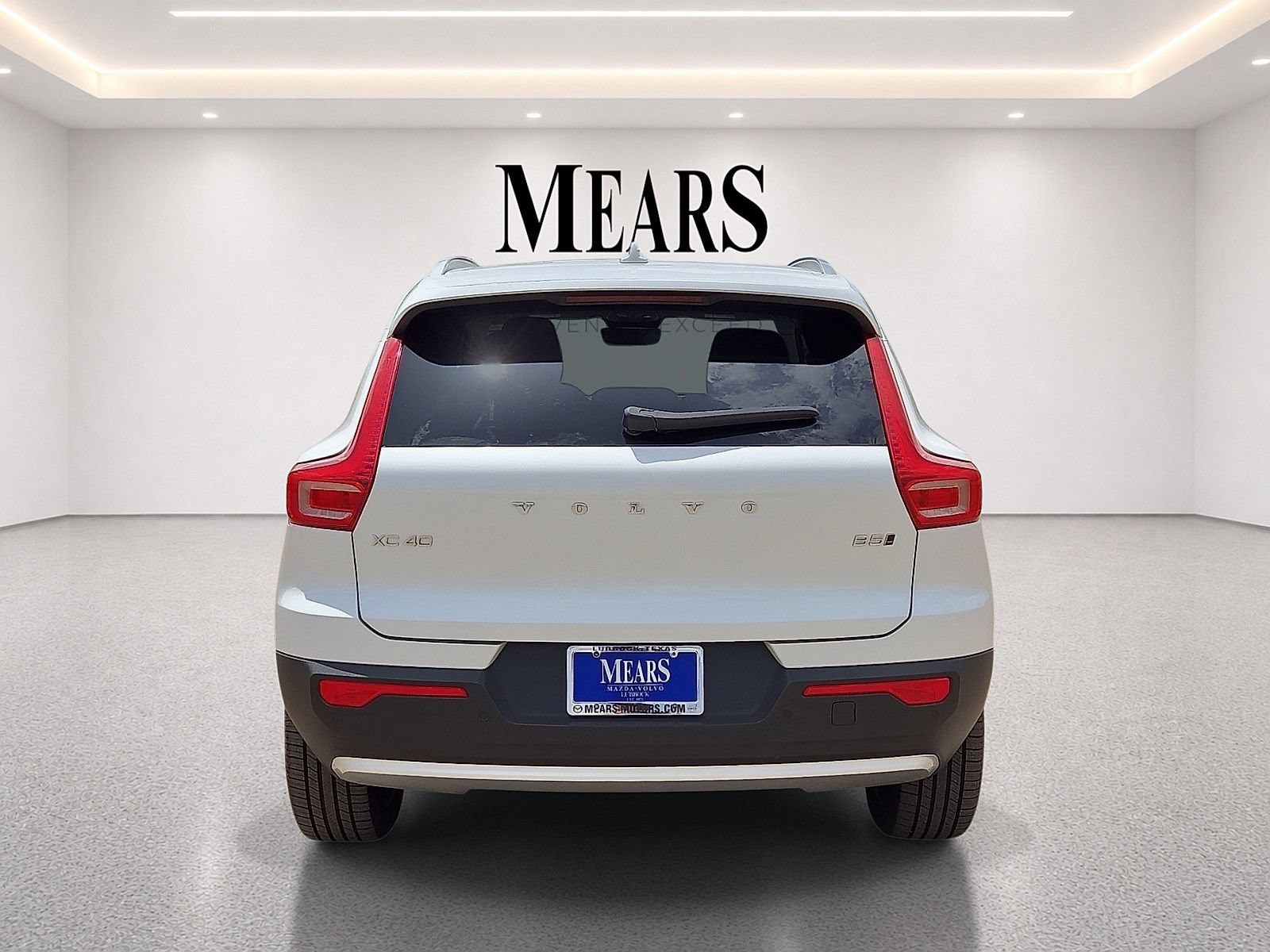 Used 2023 Volvo XC40 B5 Plus w/ Driver Assist Package AWD/4WD image 5