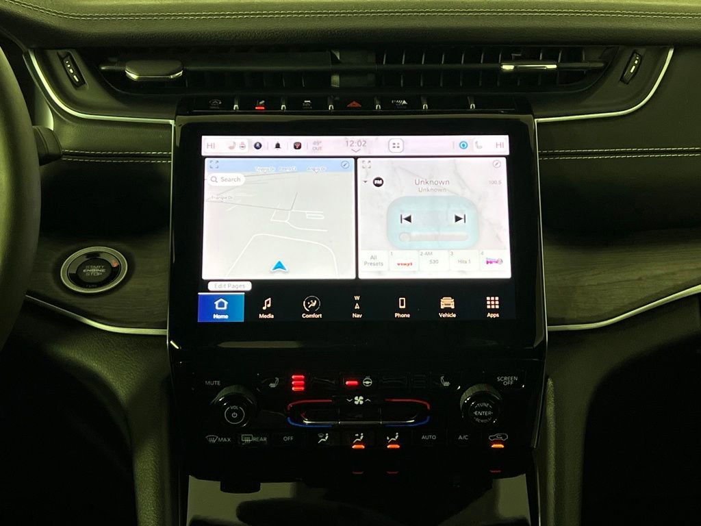 Used 2024 Jeep Grand Cherokee Limited w/ Black Appearance Package image 28