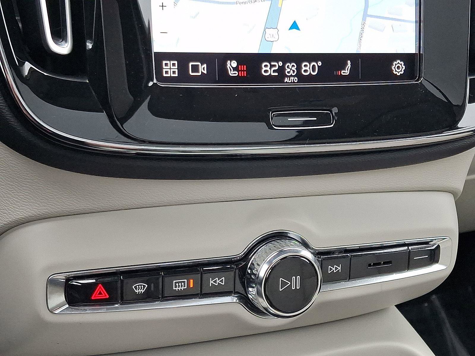 Certified 2023 Volvo XC40 B5 Ultimate w/ Protection Package Premier AWD/4WD image 17