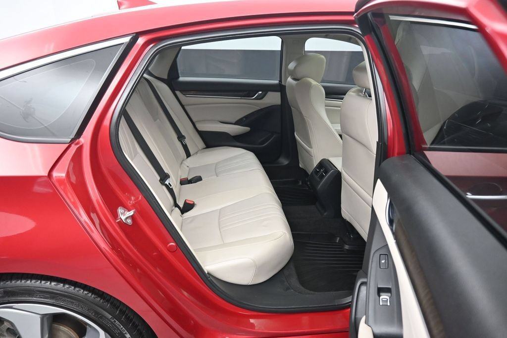Used 2018 Honda Accord Touring image 40