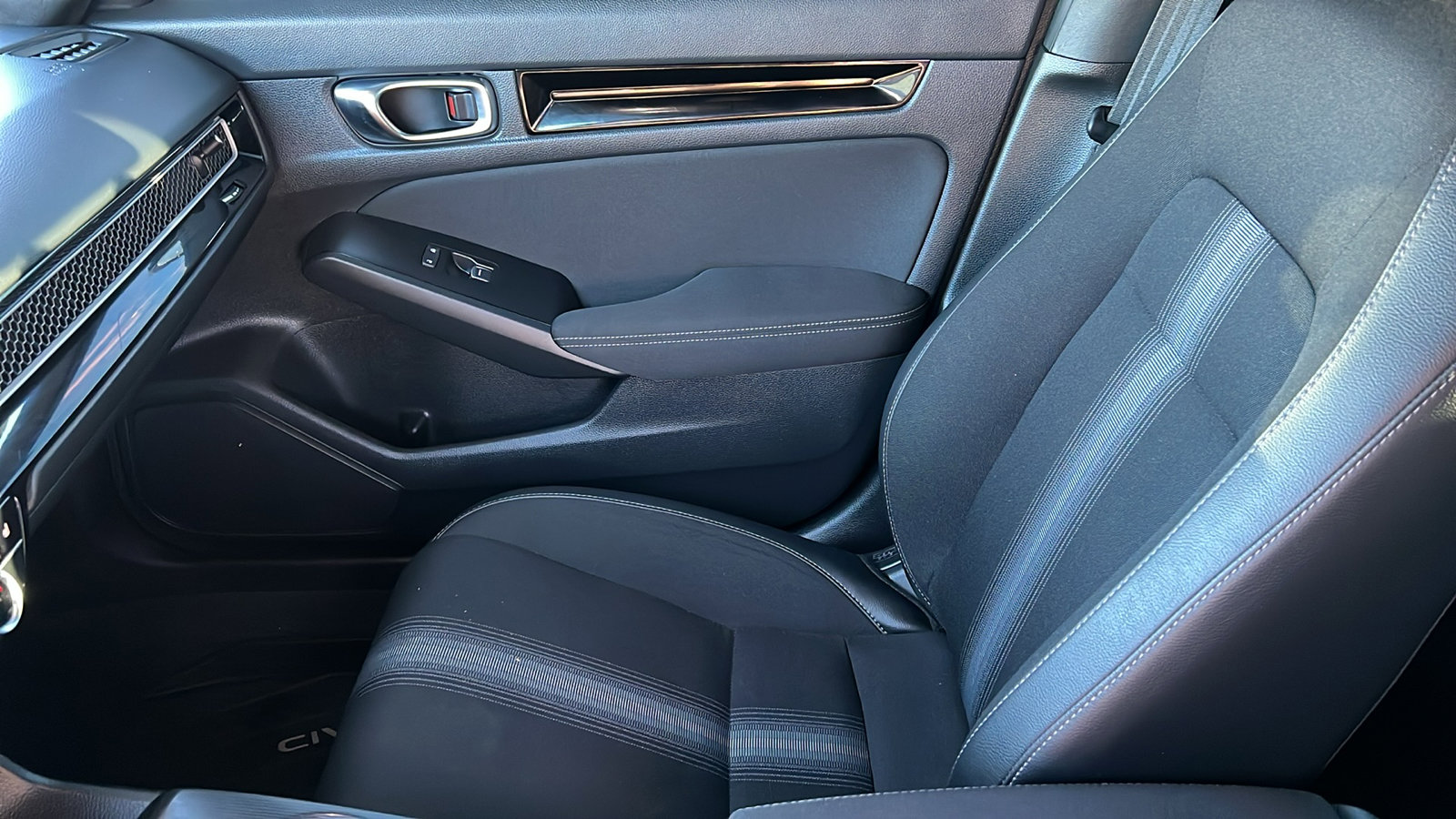 Used 2025 Honda Civic Sport image 19