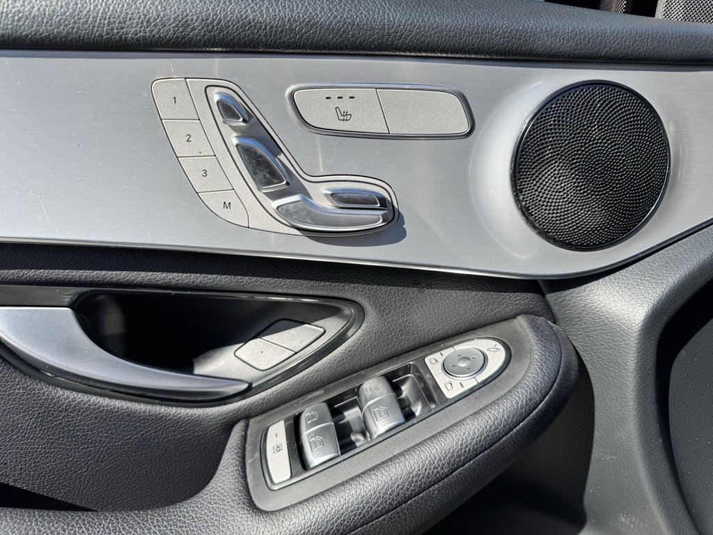 Used 2019 Mercedes-Benz GLC 300 image 12