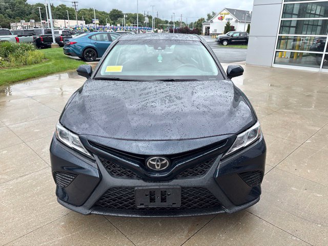Used 2018 Toyota Camry SE FWD image 2