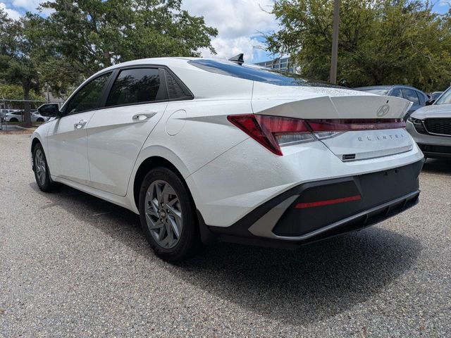 Used 2024 Hyundai Elantra SEL FWD image 5