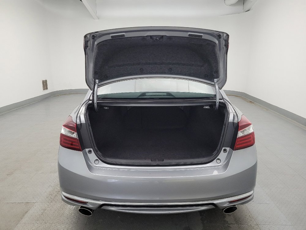 Used 2017 Honda Accord Sport image 29