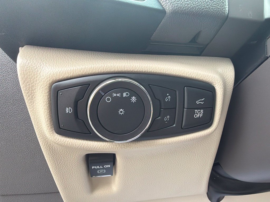 Used 2019 Lincoln Nautilus Select FWD image 20