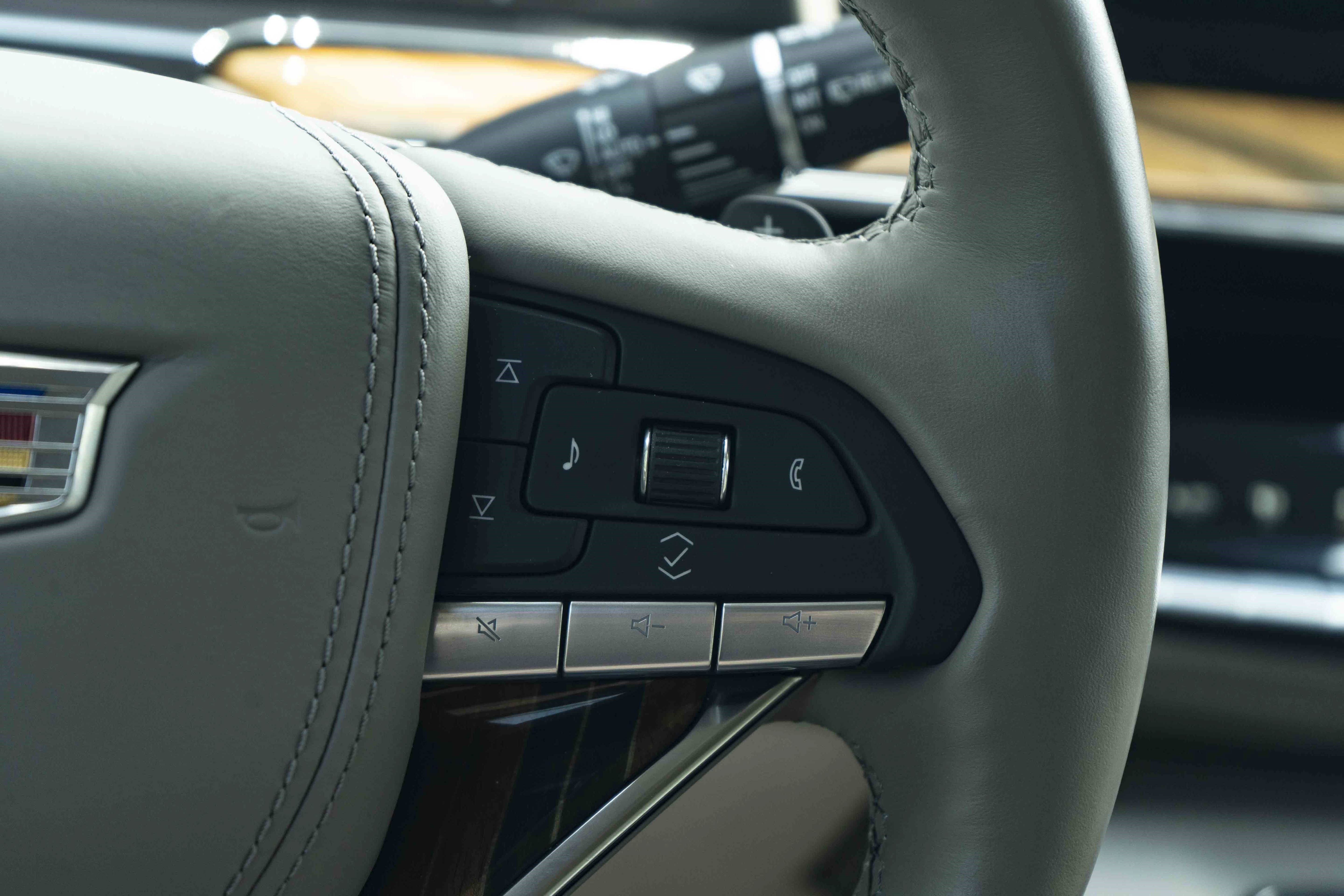Used 2024 Cadillac Escalade Premium Luxury Platinum w/ LPO, Floor Liner Package AWD/4WD image 24