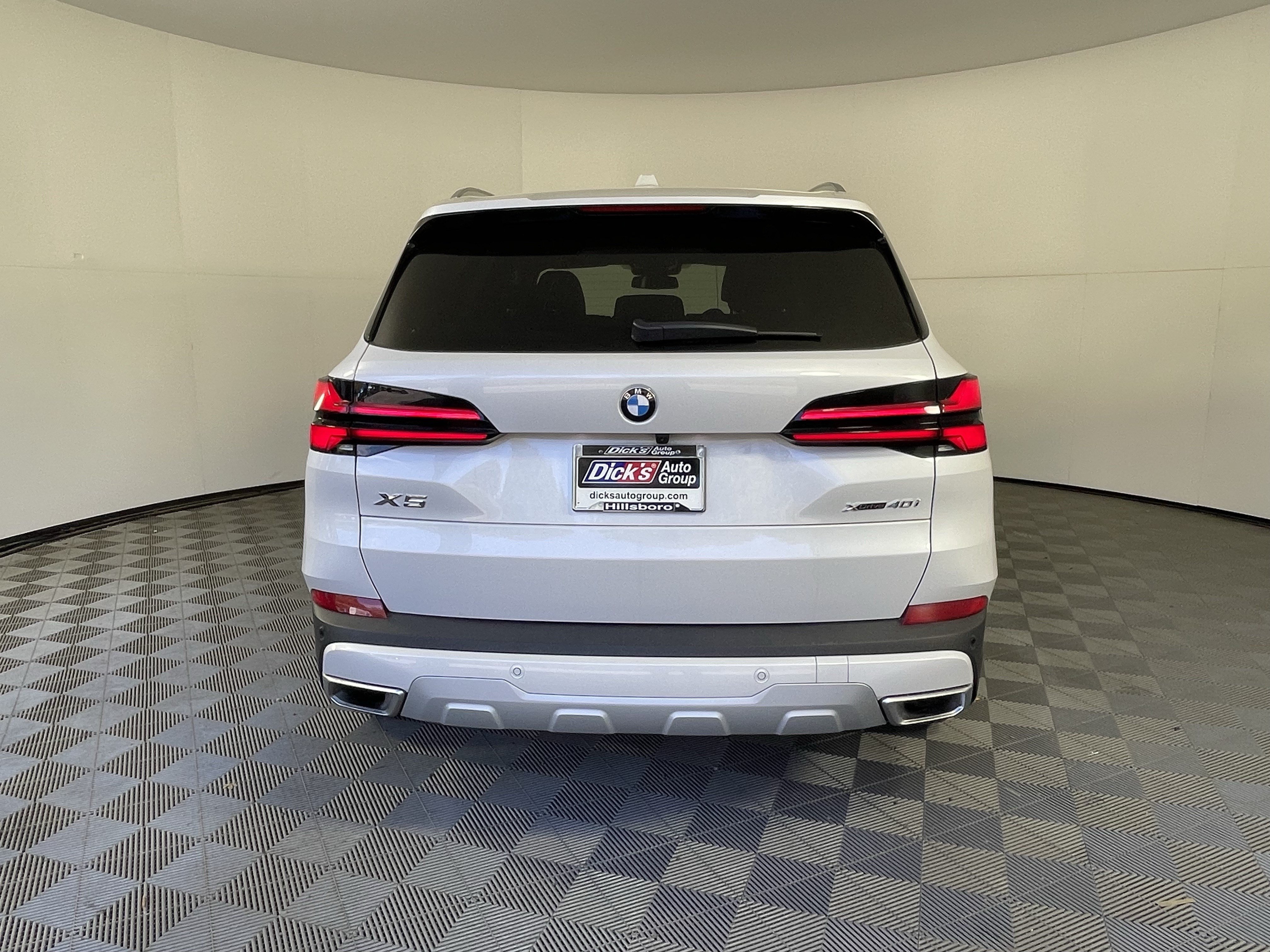 Used 2026 BMW X5 xDrive40i w/ Premium Package AWD/4WD image 4