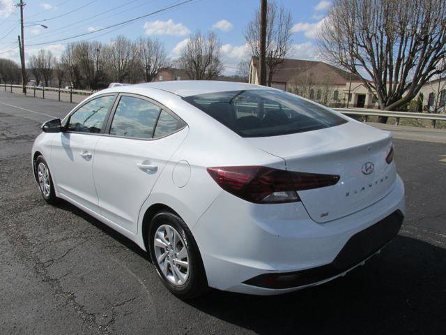 Used 2020 Hyundai Elantra SE w/ Cargo Package (C1) FWD image 5