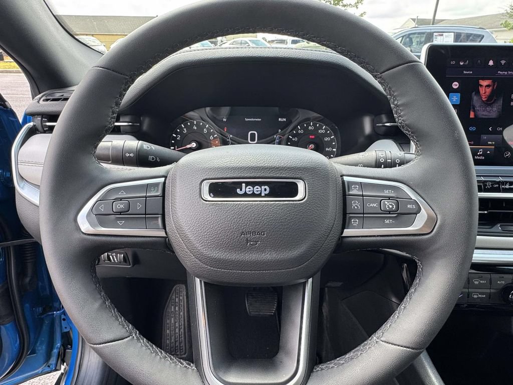 Used 2026 Jeep Compass Limited AWD/4WD image 17