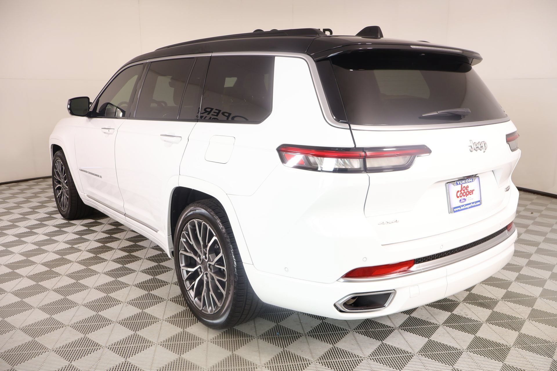 Used 2025 Jeep Grand Cherokee L Summit AWD/4WD image 26