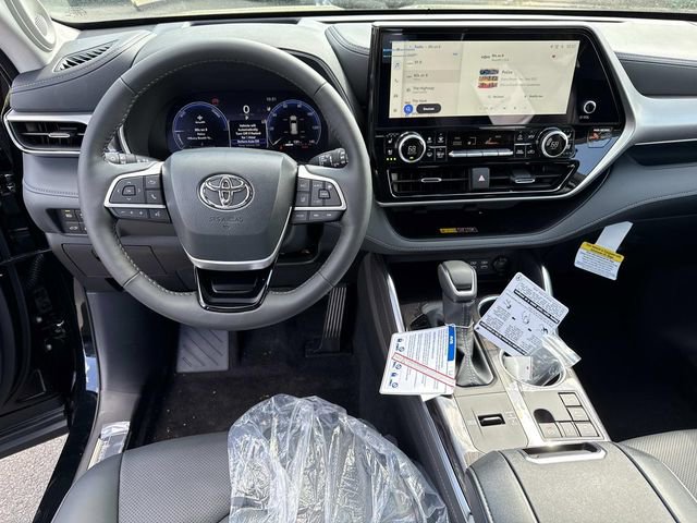 Used 2026 Toyota Highlander Platinum AWD/4WD image 18