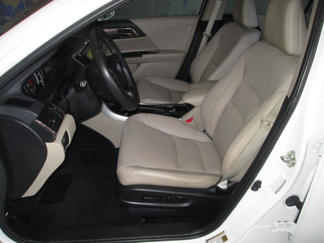 Used 2017 Honda Accord EX-L image 3