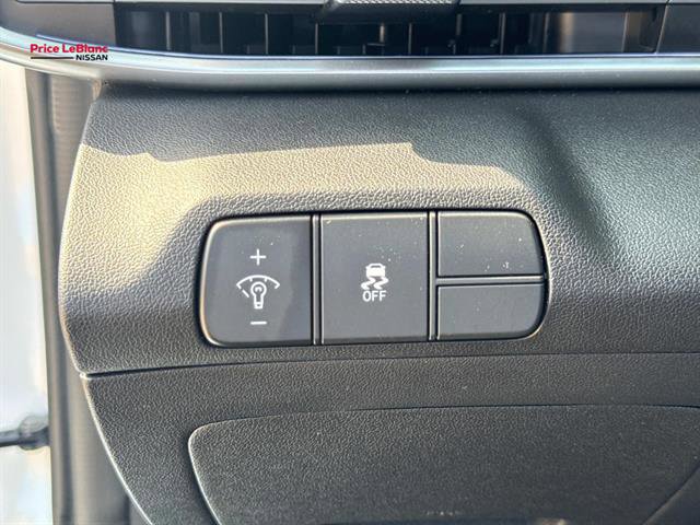 Used 2025 Hyundai Elantra SEL FWD image 20