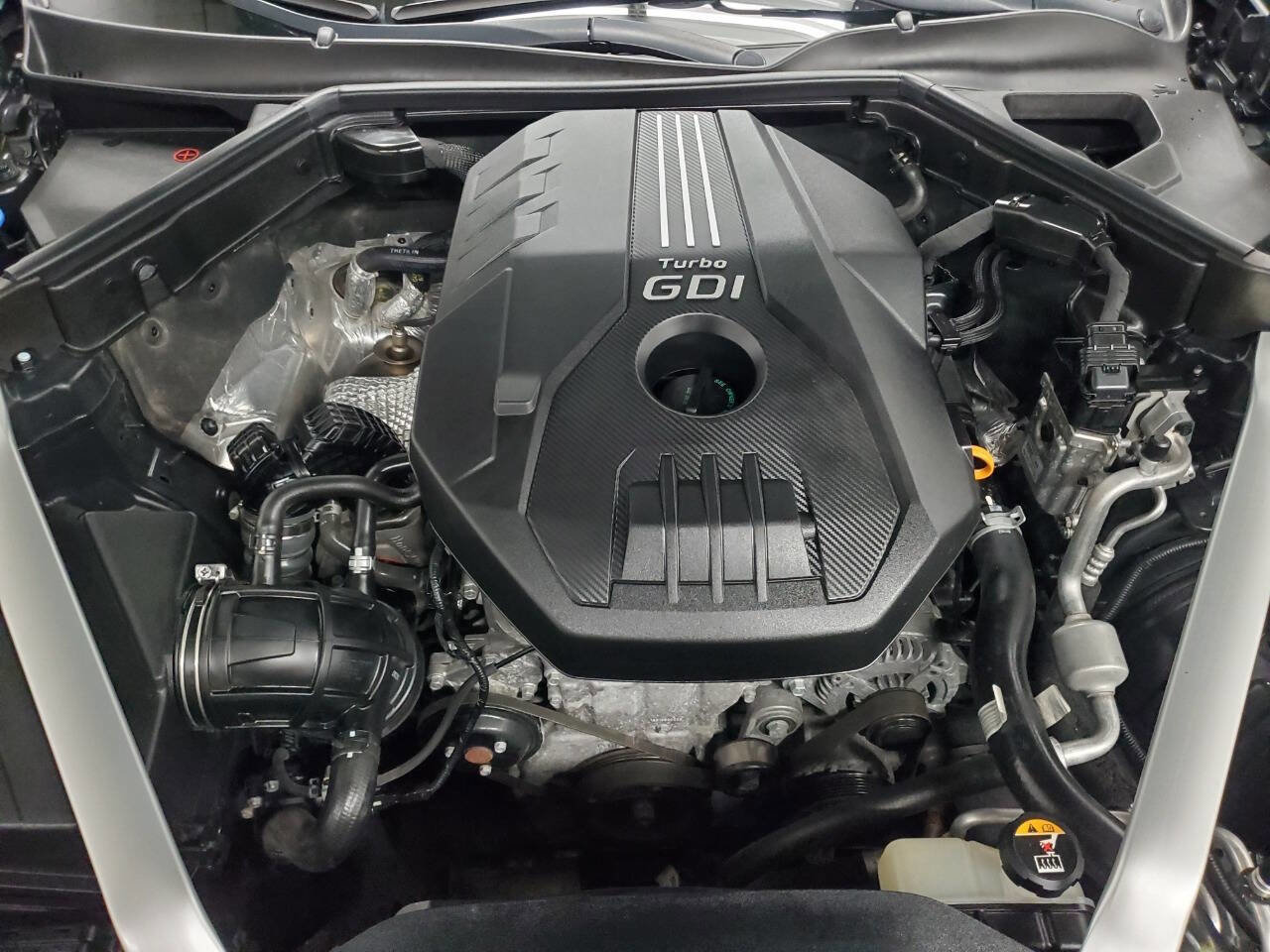 Used 2018 Kia Stinger Premium RWD image 4