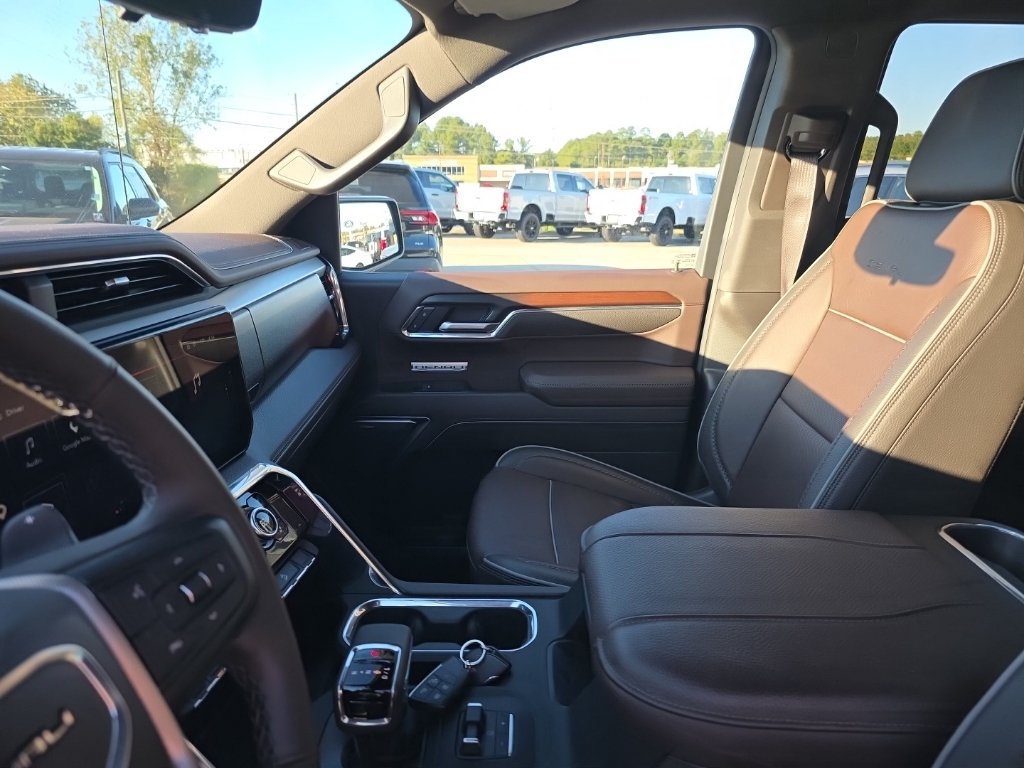 Used 2025 GMC Sierra 1500 Denali w/ Technology Package AWD/4WD image 21