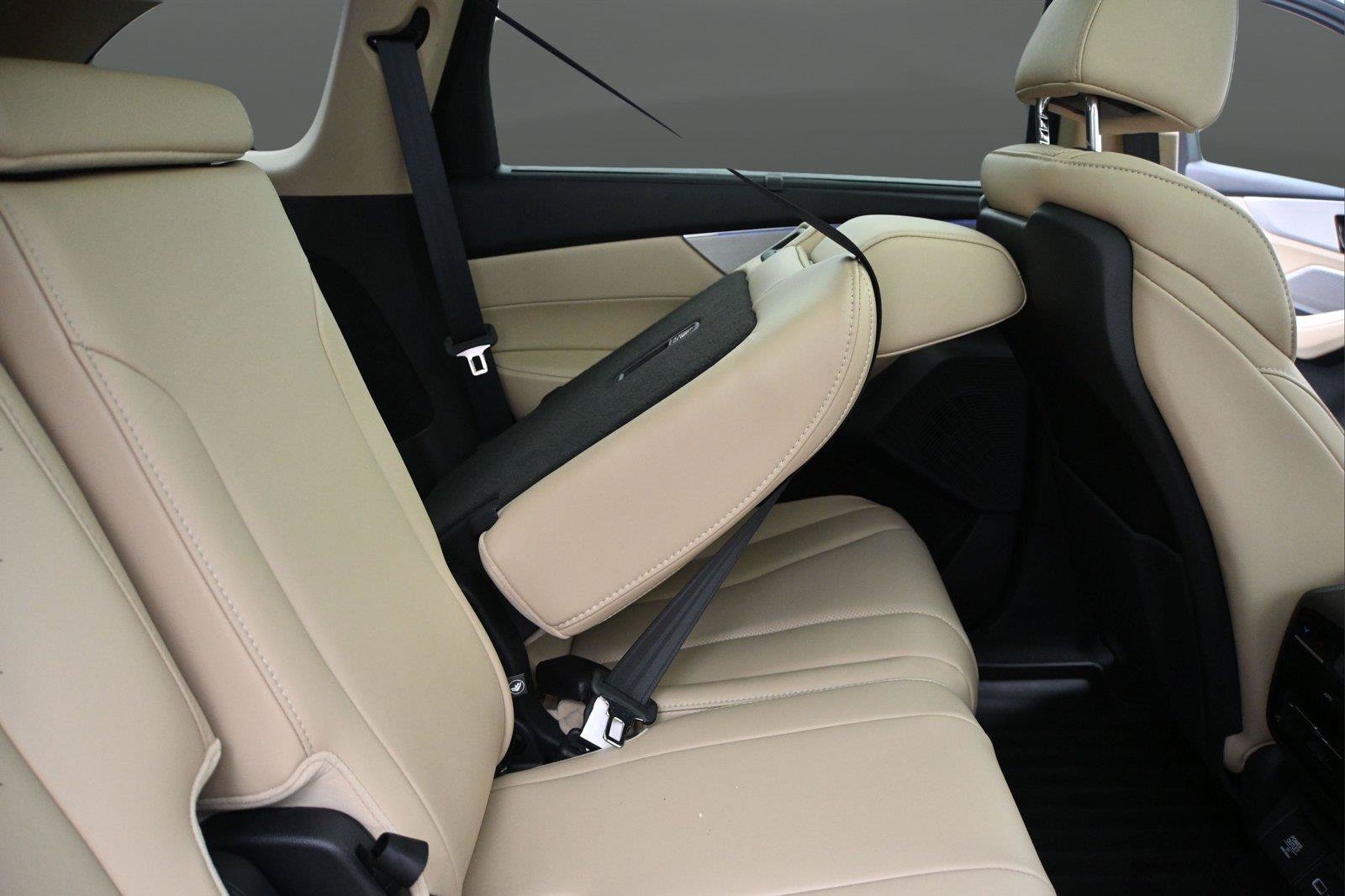 Used 2024 Acura MDX SH-AWD w/ Technology Package image 21