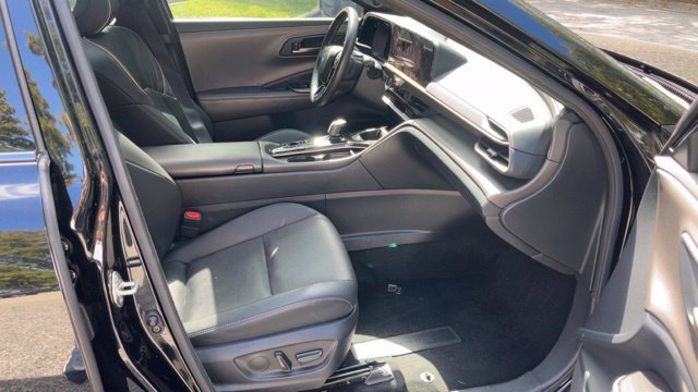 Used 2025 Toyota Crown AWD/4WD image 11