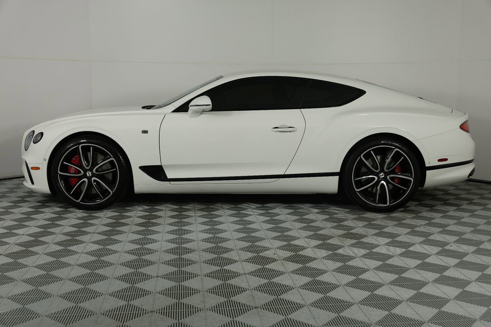 Used 2020 Bentley Continental GT image 5
