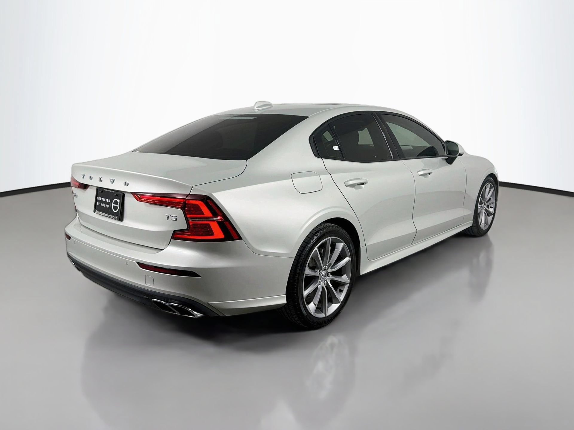 Used 2019 Volvo S60 T5 Momentum w/ Multimedia Package FWD image 6