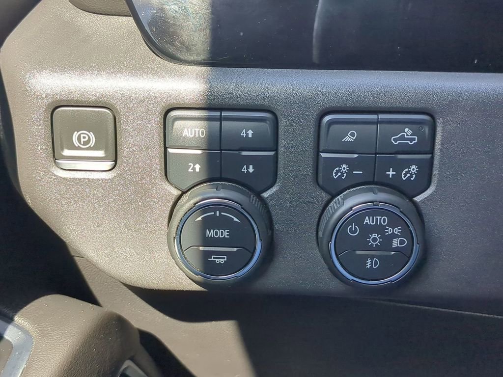 Used 2023 Chevrolet Silverado 1500 LTZ w/ LTZ Convenience Package II AWD/4WD image 21