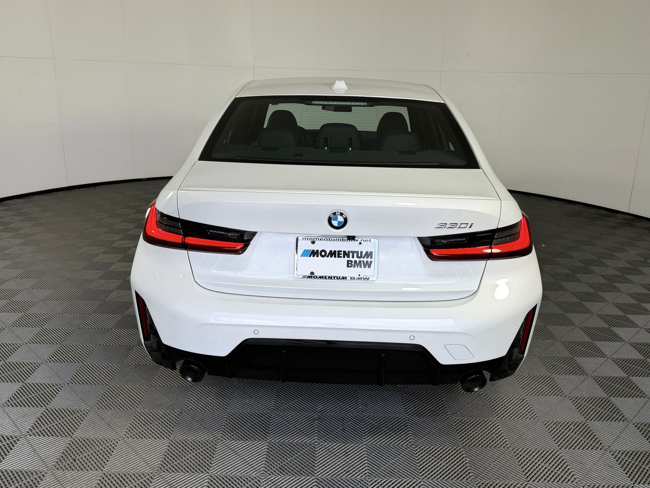 Used 2026 BMW 330i Sedan w/ M Sport Package RWD image 10