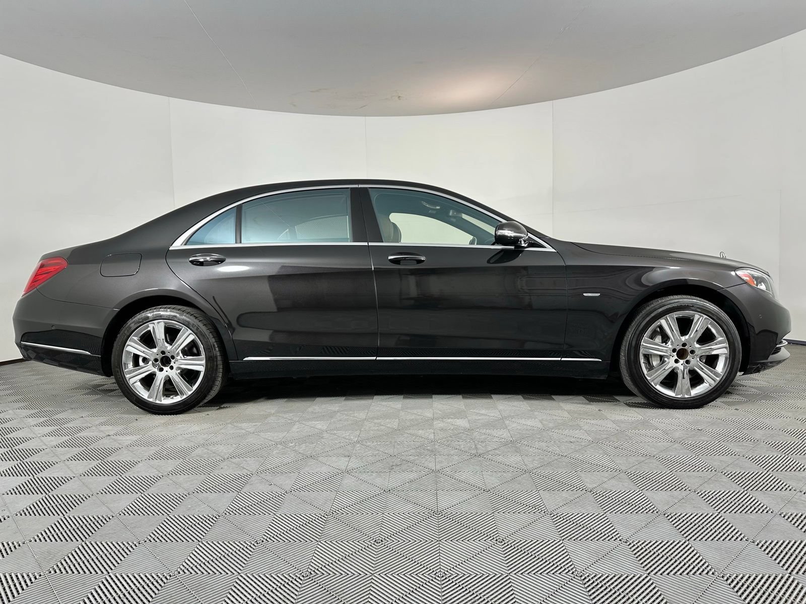 Used 2014 Mercedes-Benz S 550 Sedan w/ Edition 1 Package image 13