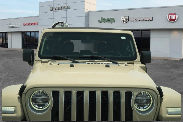 Used 2022 Jeep Wrangler Unlimited Sahara AWD/4WD image 37