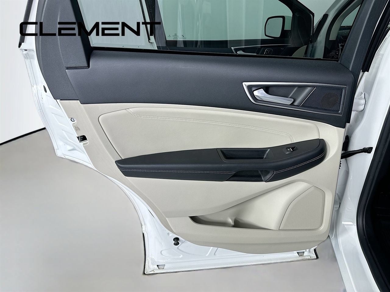Certified 2022 Ford Edge Titanium AWD/4WD image 32
