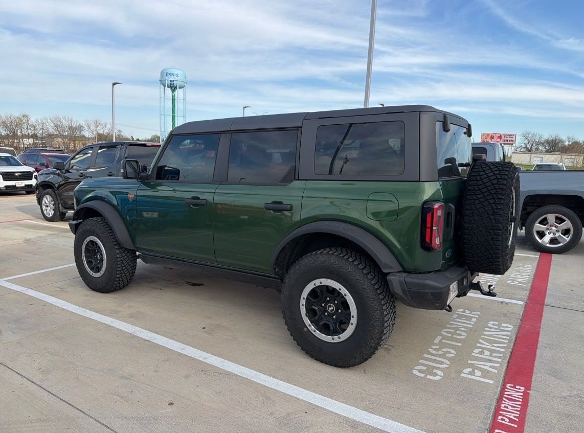Used 2024 Ford Bronco Badlands image 3