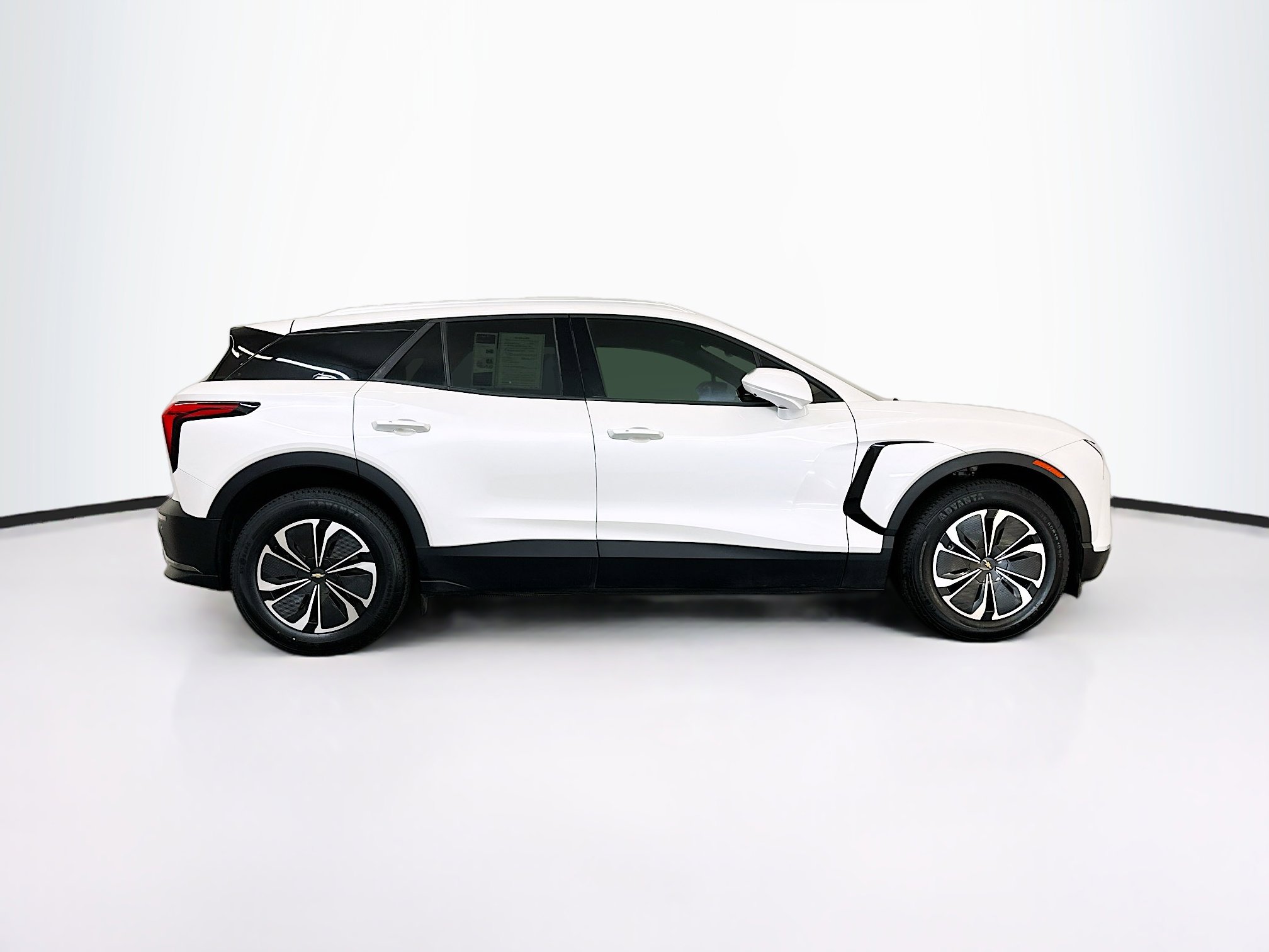 Used 2024 Chevrolet Blazer EV LT image 10