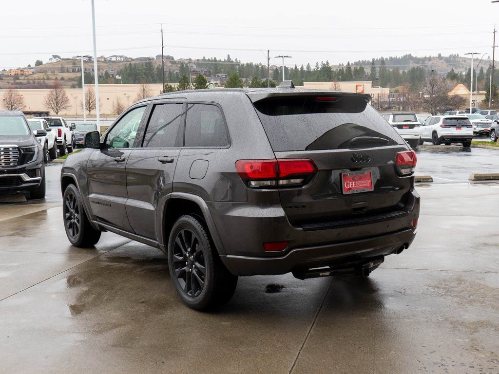 Used 2018 Jeep Grand Cherokee Altitude image 5