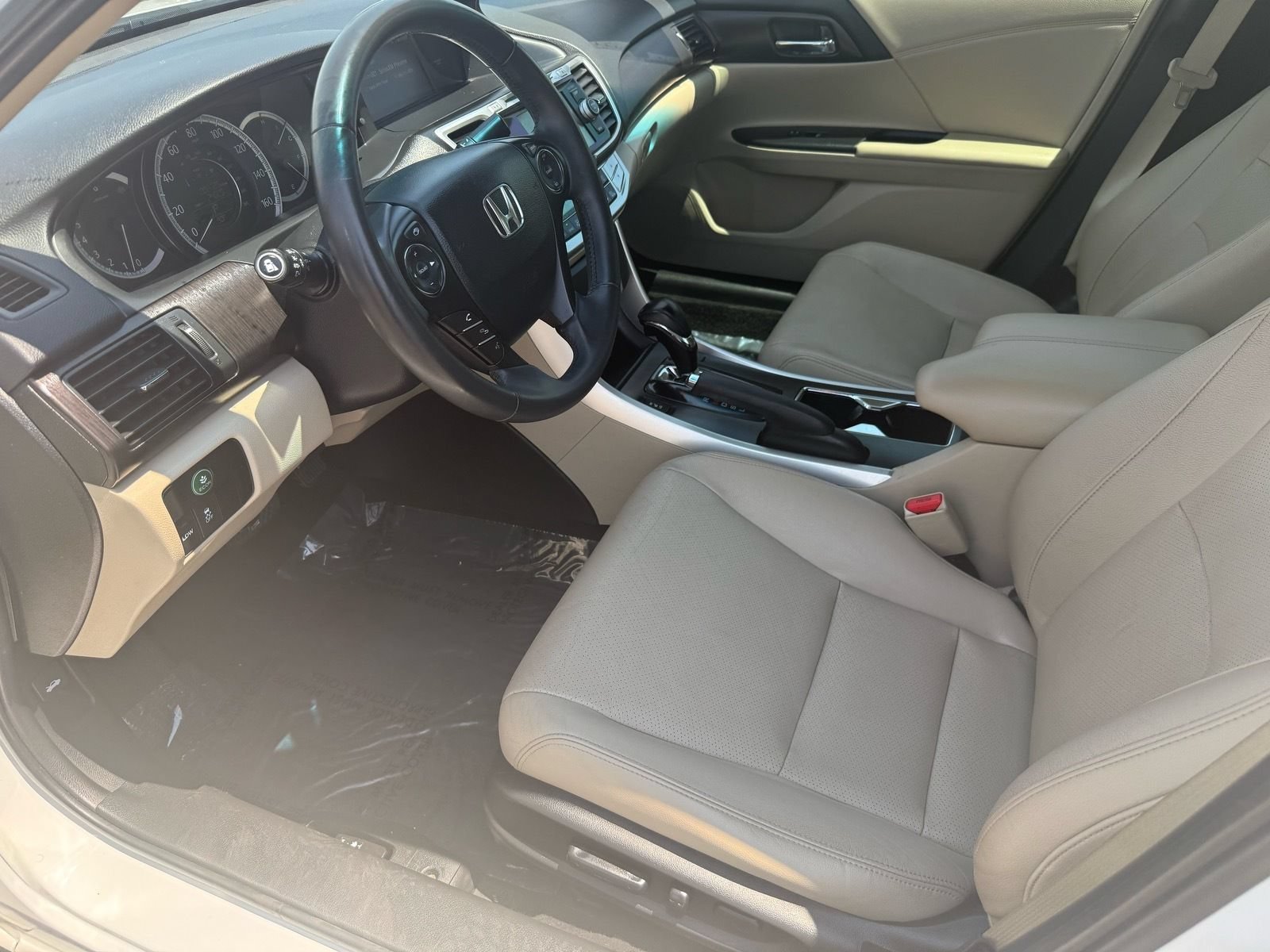 Used 2015 Honda Accord EX-L image 10