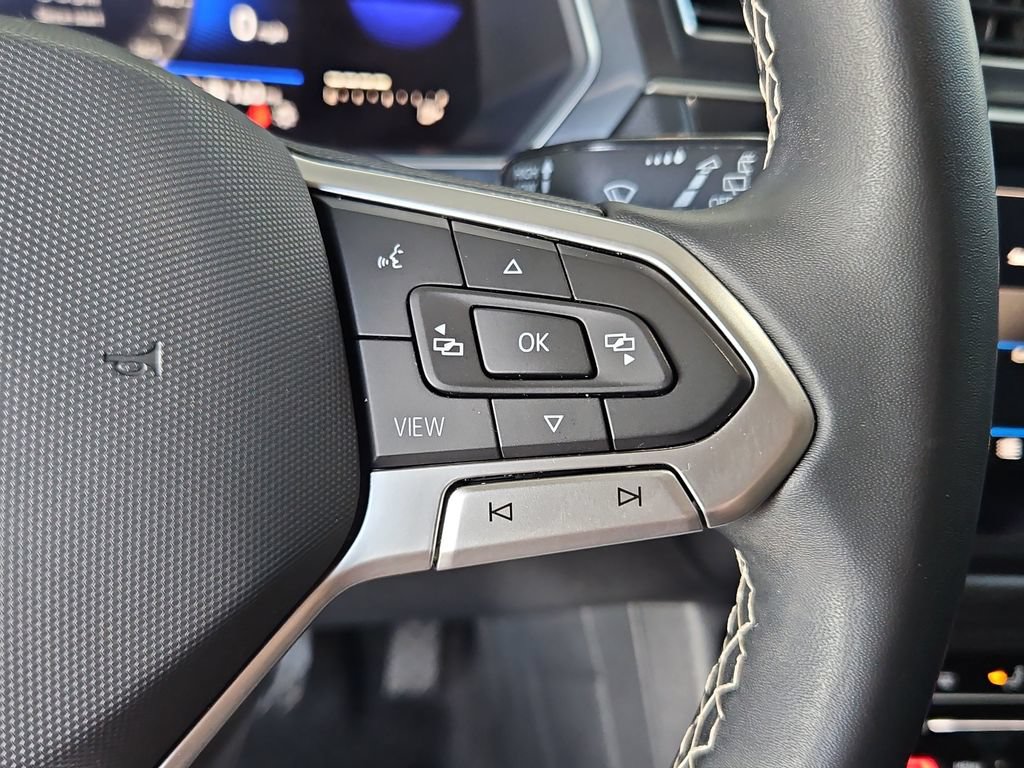 Used 2022 Volkswagen Tiguan SE FWD image 12