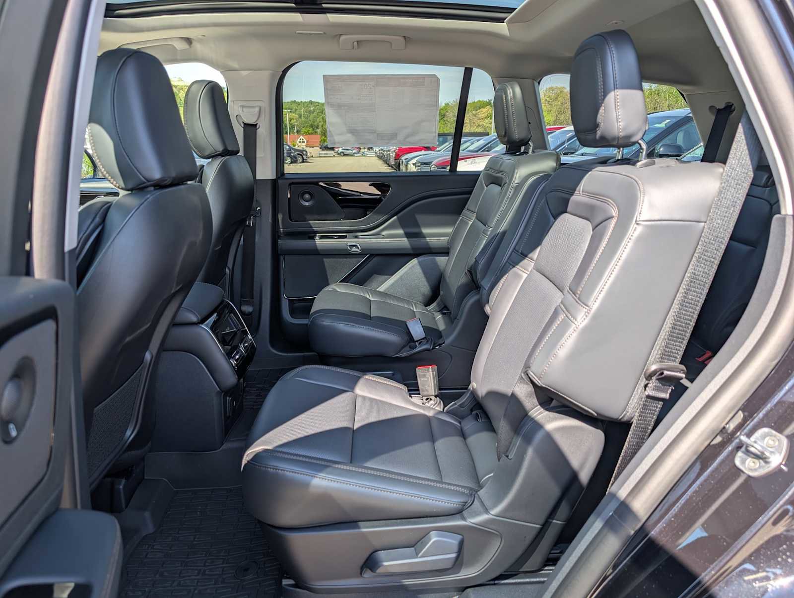 New 2026 Lincoln Aviator Reserve w/ Jet Appearance Package AWD/4WD image 19